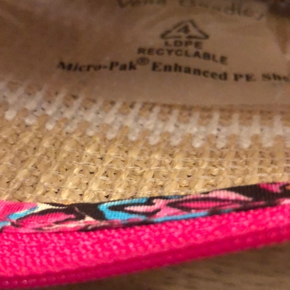 NWT Vera Bradley wristlet - Picture 3 of 6